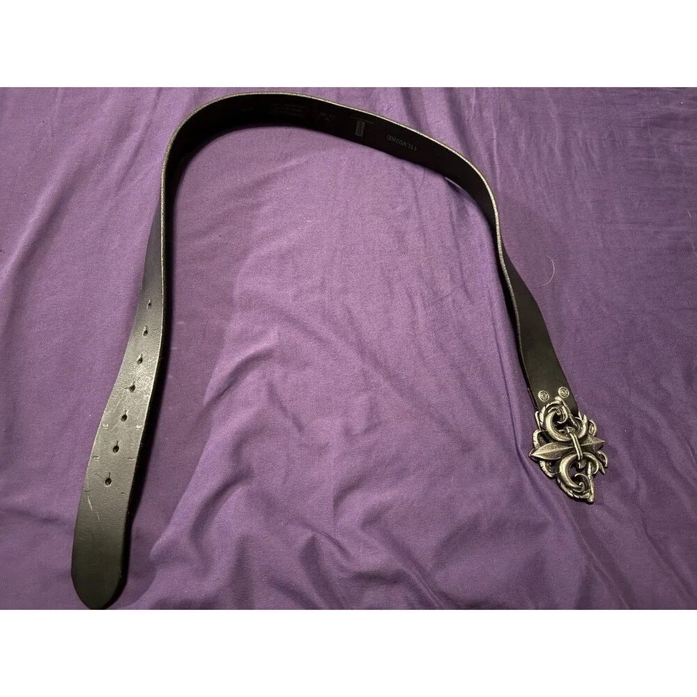 Y2K Levi's Fleur-de-Lis leather belt